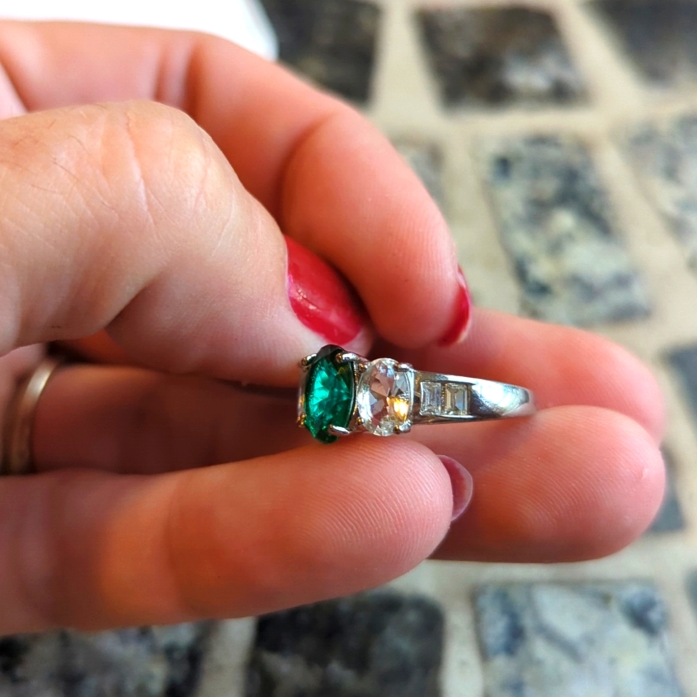 Nib Emerald & Diamond Ring Size 7 - Picture 8 of 11